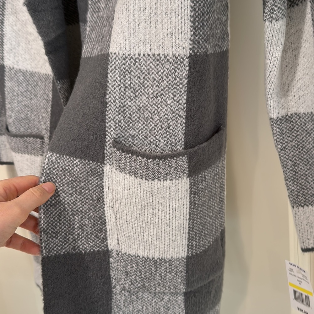 It’s Our Time Womens Gray and White Plaid Sweater Jacket Size Medium - Picture 5 of 8